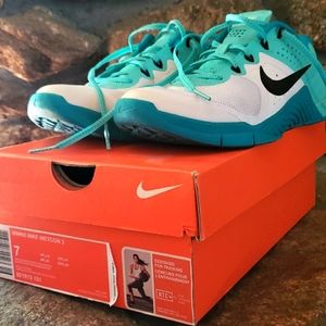 Womens Nike Metcon 2 sneakers